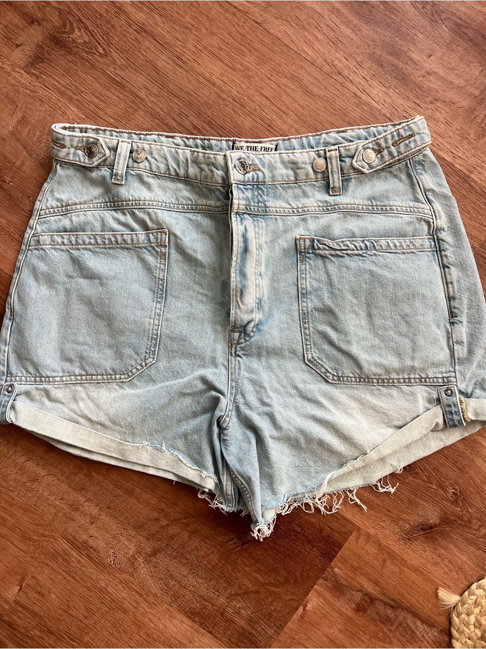 Free People We The Free Palmer Cuffed Denim Shorts Size 33 RT $98